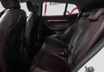 Подержанный автомобиль BMW X2 2019 года (10 фото)