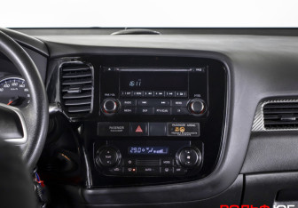 Подержанный автомобиль Mitsubishi Outlander 2013 года (14 фото)