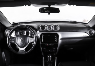 Подержанный автомобиль Suzuki Vitara 2017 года (17 фото)