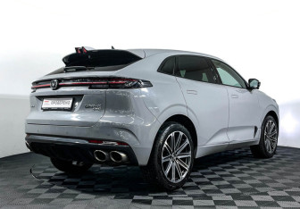 Подержанный автомобиль Changan UNI-K 2023 года (5 фото)