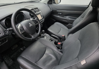 Подержанный автомобиль Mitsubishi ASX 2014 года (9 фото)