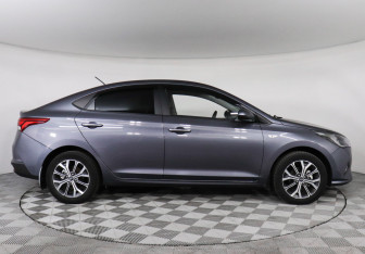 Подержанный автомобиль Hyundai Solaris Sedan 2022 года (4 фото)