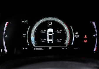 Подержанный автомобиль Haval F7 2023 года (11 фото)