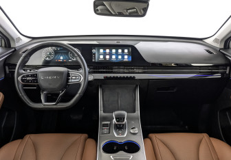 Подержанный автомобиль Omoda C5 2023 года (14 фото)