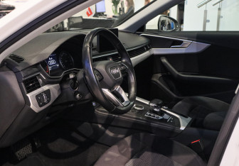 Подержанный автомобиль Audi A4 Sedan 2016 года (12 фото)