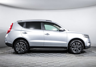 Подержанный автомобиль Geely Emgrand X7 2020 года (4 фото)