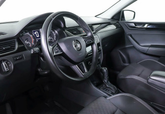 Подержанный автомобиль Skoda Rapid Liftback 2019 года (10 фото)