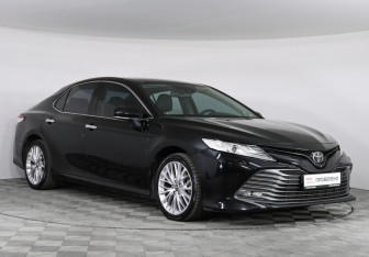Подержанный автомобиль Toyota Camry Sedan 2018 года (3 фото)