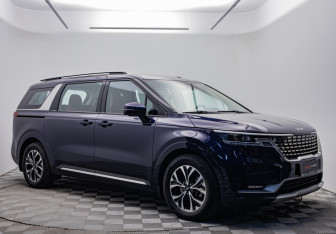 Подержанный автомобиль Kia Carnival 2023 года (7 фото)