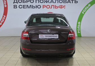 Подержанный автомобиль Skoda Octavia Liftback 2014 года (5 фото)