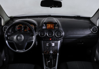 Подержанный автомобиль Opel Antara 2012 года (17 фото)
