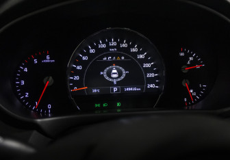 Подержанный автомобиль Kia Sorento 2017 года (16 фото)