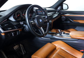 Подержанный автомобиль BMW X5 M 2018 года (15 фото)