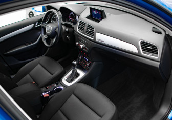 Подержанный автомобиль Audi Q3 2015 года (25 фото)