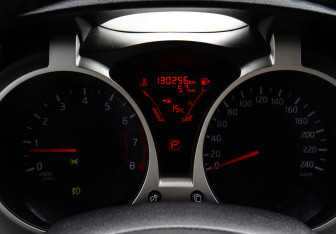 Подержанный автомобиль Nissan Juke 2013 года (9 фото)