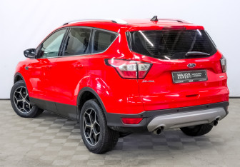 Подержанный автомобиль Ford Kuga 2017 года (7 фото)