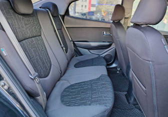 Подержанный автомобиль Kia Rio Sedan 2012 года (11 фото)