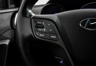 Подержанный автомобиль Hyundai Santa Fe 2016 года (8 фото)