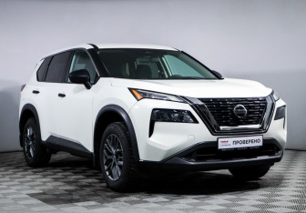 Подержанный автомобиль Nissan Rogue 2020 года (3 фото)