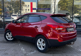Подержанный автомобиль Hyundai ix35 2010 года (6 фото)