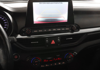 Подержанный автомобиль Kia Cerato Sedan 2020 года (13 фото)