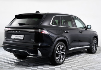 Подержанный автомобиль Geely Monjaro 2023 года (5 фото)