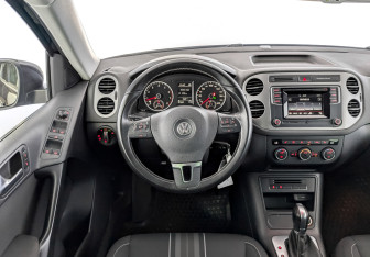 Подержанный автомобиль Volkswagen Tiguan 2016 года (21 фото)