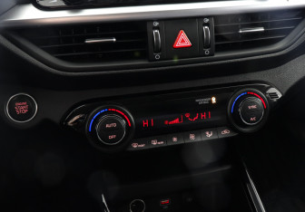 Подержанный автомобиль Kia Cerato Sedan 2021 года (14 фото)