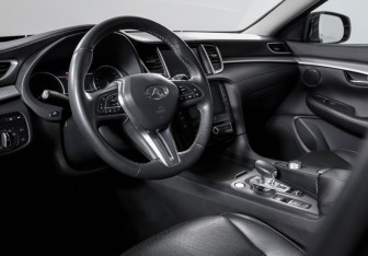 Подержанный автомобиль Infiniti QX50 2018 года (14 фото)