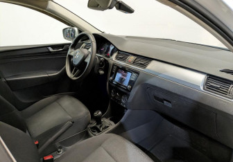 Подержанный автомобиль Skoda Rapid Liftback 2019 года (11 фото)