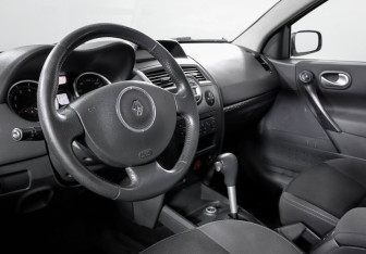 Подержанный автомобиль Renault Megane Sedan 2008 года (14 фото)