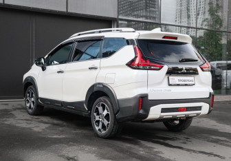 Подержанный автомобиль Mitsubishi Xpander 2022 года (6 фото)