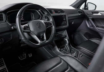 Подержанный автомобиль Volkswagen Tiguan 2021 года (14 фото)