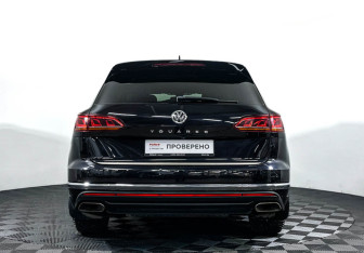 Подержанный автомобиль Volkswagen Touareg 2019 года (6 фото)