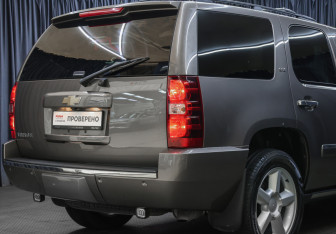 Подержанный автомобиль Chevrolet Tahoe 2013 года (20 фото)