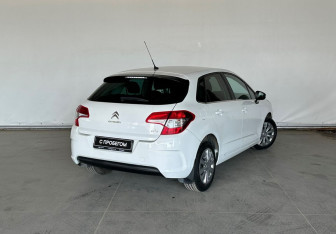 Подержанный автомобиль Citroen C4 Hatchback 2011 года (5 фото)