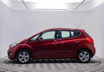 Подержанный автомобиль Kia Venga 2011 года (8 фото)