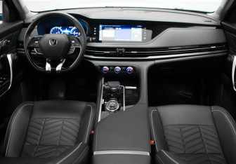 Подержанный автомобиль Changan CS95 2023 года (8 фото)
