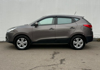 Подержанный автомобиль Hyundai ix35 2013 года (8 фото)