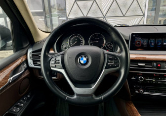 Подержанный автомобиль BMW X5 2017 года (15 фото)