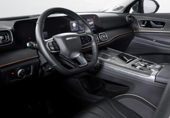 Подержанный автомобиль Jaecoo J8 2024 года (14 фото)