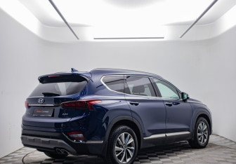 Подержанный автомобиль Hyundai Santa Fe 2019 года (5 фото)