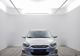 Подержанный автомобиль Hyundai Solaris Sedan 2011 года (2 фото)