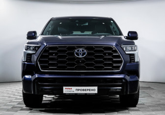 Подержанный автомобиль Toyota Sequoia 2023 года (2 фото)