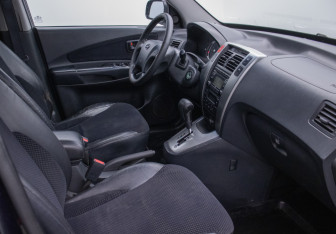Подержанный автомобиль Hyundai Tucson 2008 года (9 фото)
