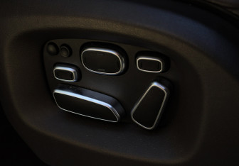 Подержанный автомобиль Land Rover Range Rover 2014 года (22 фото)
