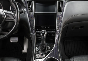 Подержанный автомобиль Infiniti Q60 Coupe 2017 года (15 фото)