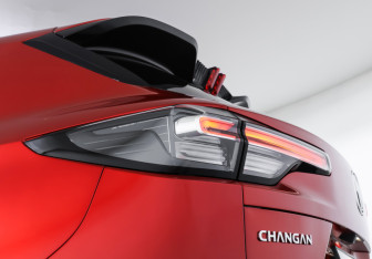 Подержанный автомобиль Changan UNI-S 2024 года (23 фото)