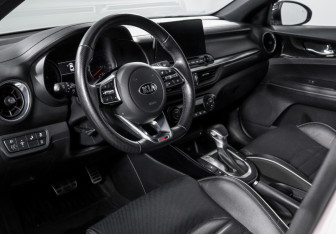 Подержанный автомобиль Kia Cerato Sedan 2020 года (14 фото)