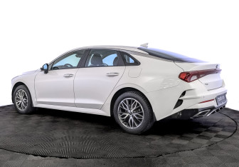 Подержанный автомобиль Kia K5 2021 года (7 фото)